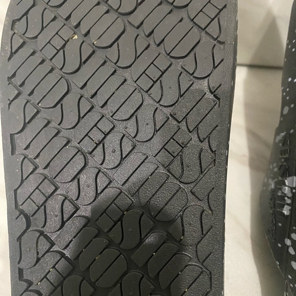 Freedom Moses Women's Black Splatter Two Strap Slides Size 7/8 Casual Sandals - Picture 13 of 15